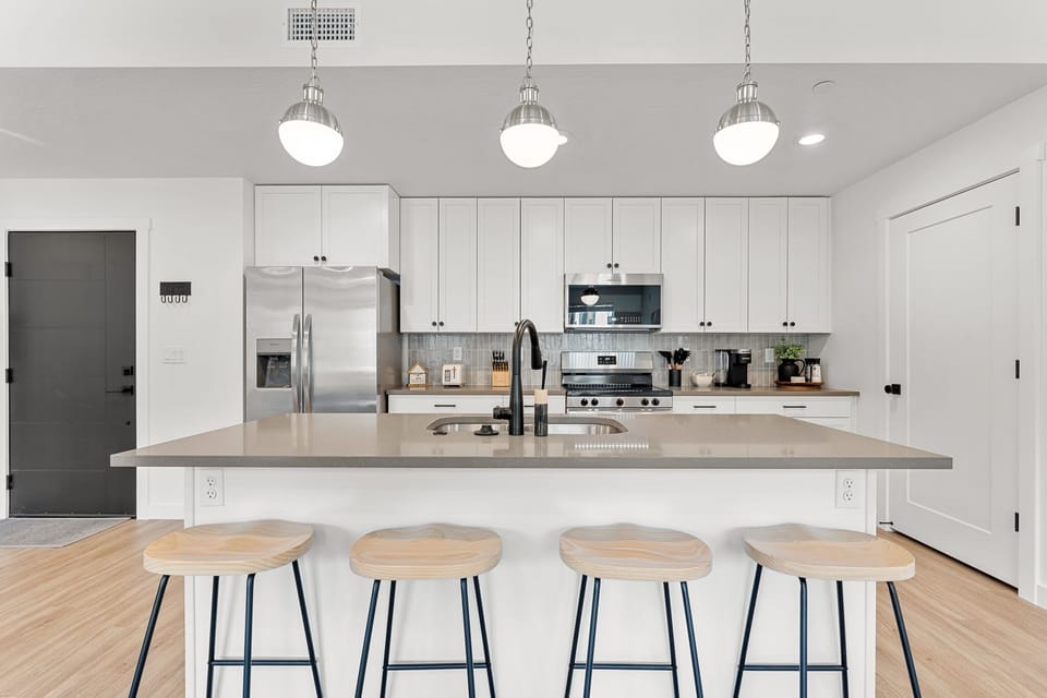 Condo, 2 Bedrooms | Private kitchen | Fridge, oven, coffee/tea maker, toaster