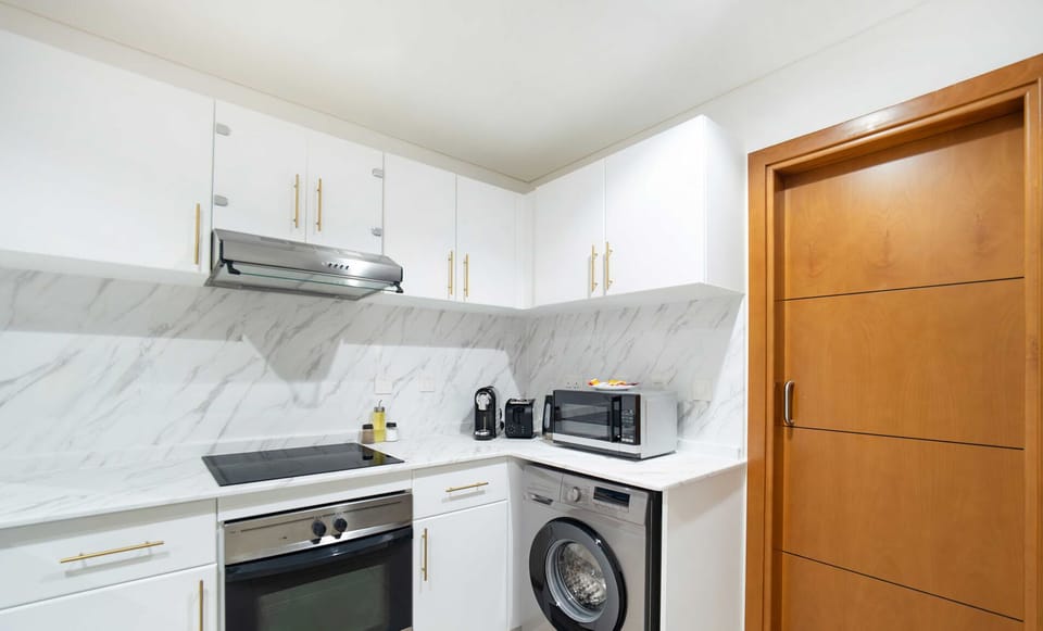 Deluxe Apartment, Sea View | Private kitchen