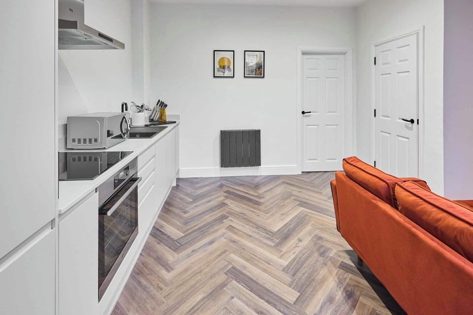 Apartment 1, Upton House, Northampton - Host & Stay