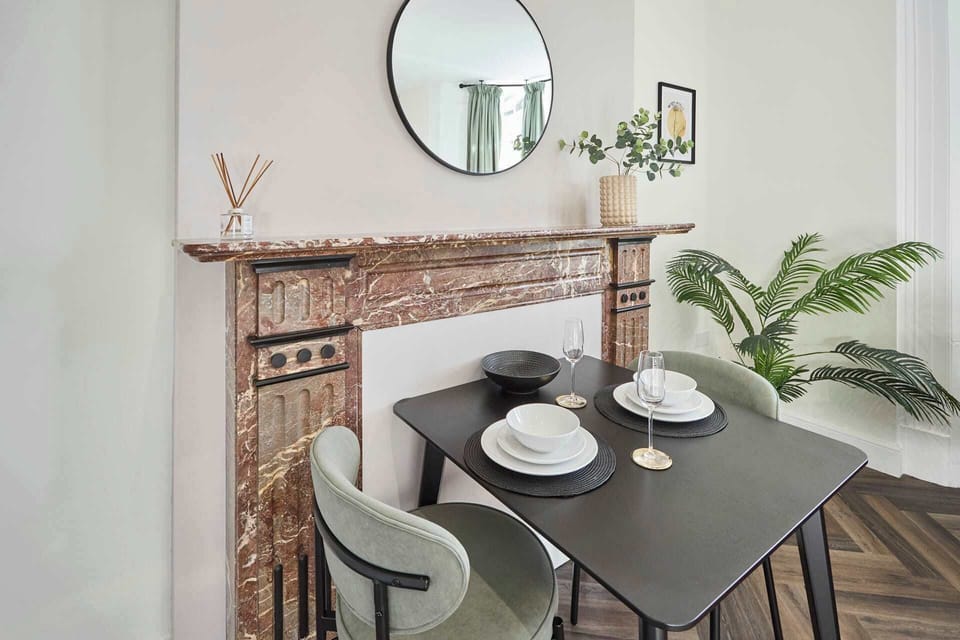 Apartment 2, Upton House, Northampton - Host & Stay 