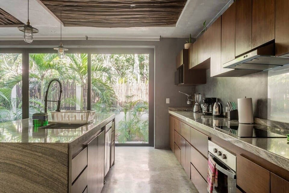 Fully equipped kitchen, with dishwasher stove and all necessary appliances