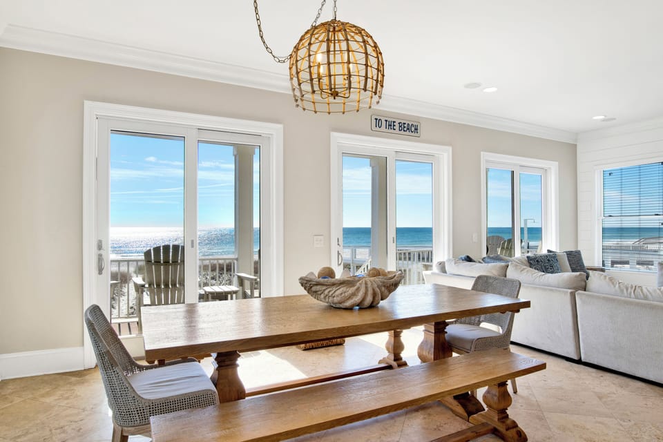 Enjoy meals with a view!