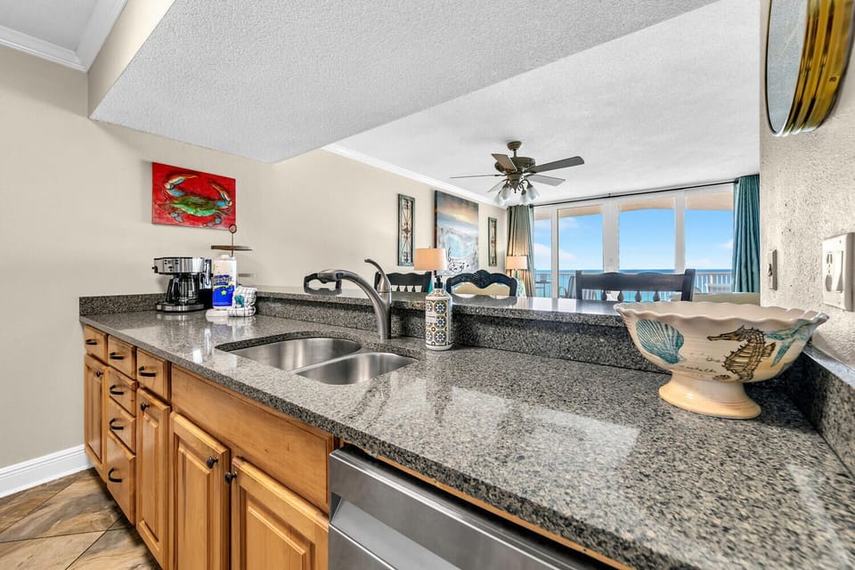 Kitchen to living room