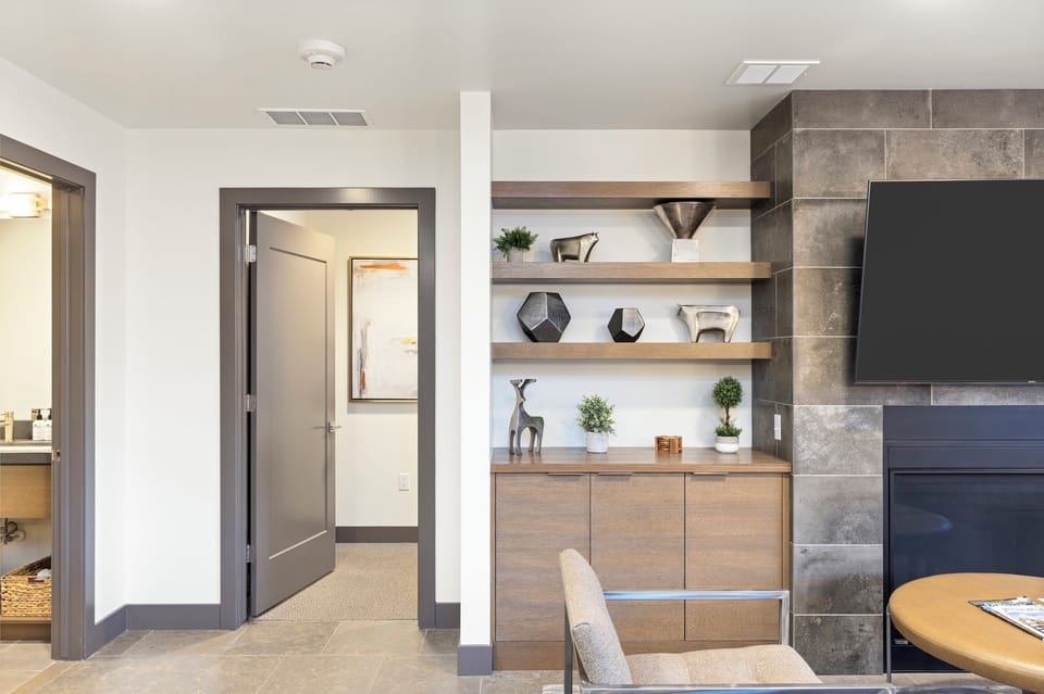 Entry to Primary Bedroom