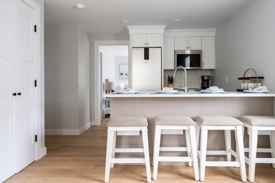 STAYNewport FranklinAve2ndFloor 24