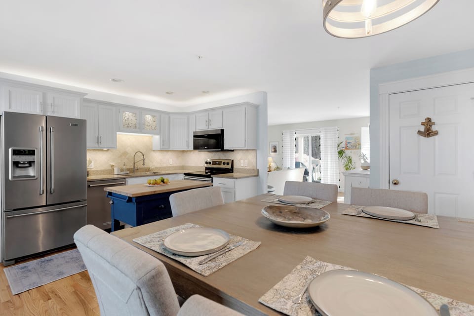 Kitchen dinning area