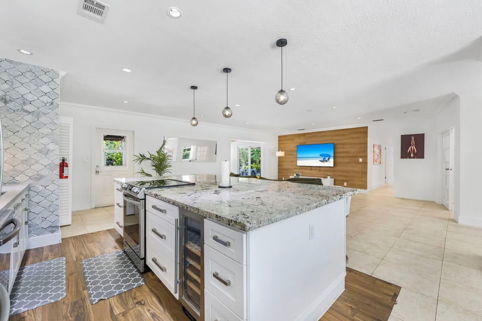 Exclusive House, Patio | Private kitchen | Coffee/tea maker, dining tables
