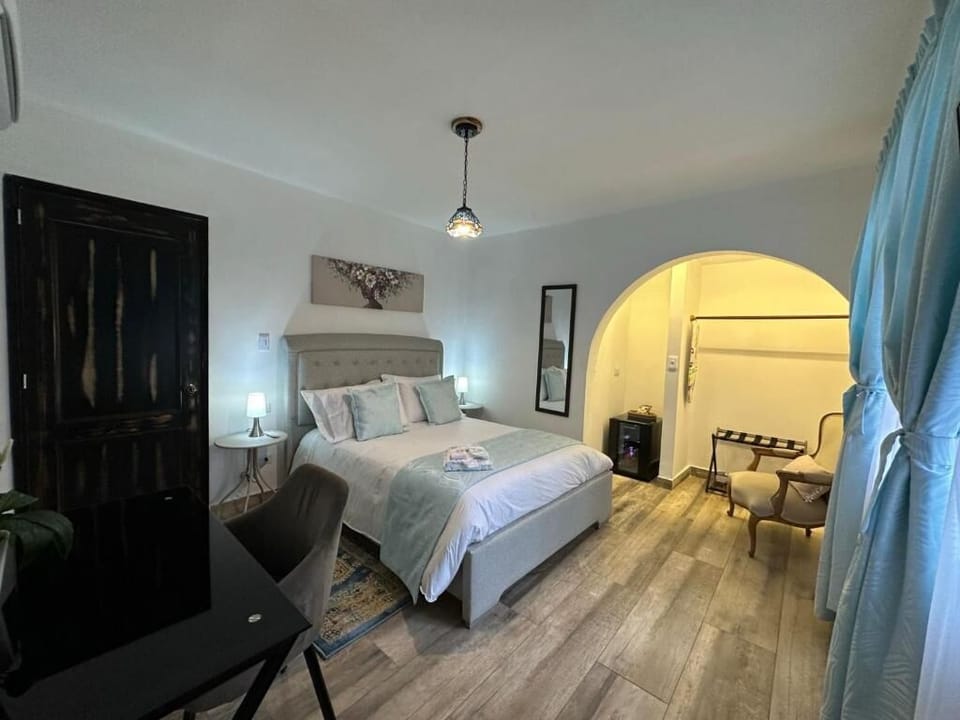 Desk, iron/ironing board, free WiFi