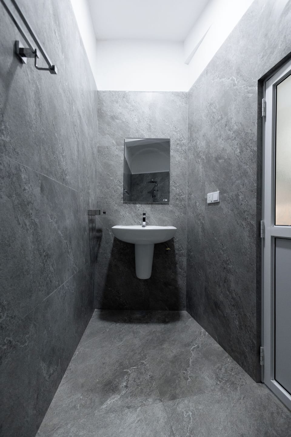 Standard Triple Room | Bathroom | Bidet