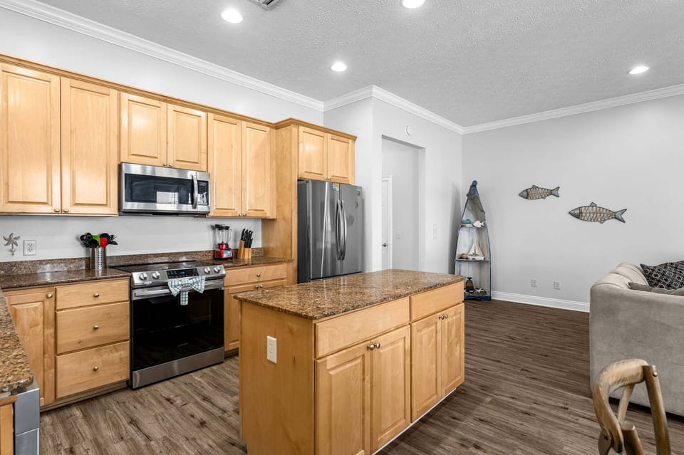 Townhome, Multiple Beds, Patio, Garden View (Palm Breeze Retreat) | Private kitchen | Fridge, microwave, oven, stovetop