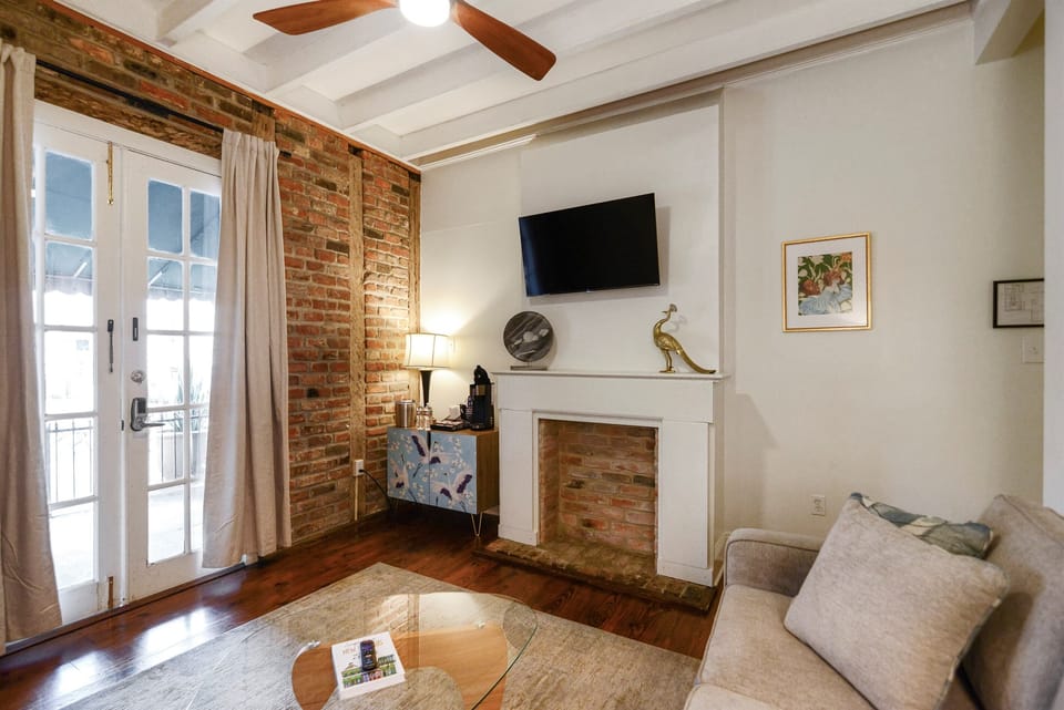 Living Area of the Bolden Guest House with Queen Sleeper Sofa and Smart TV