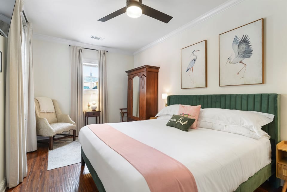King Bedroom of the White Guest House