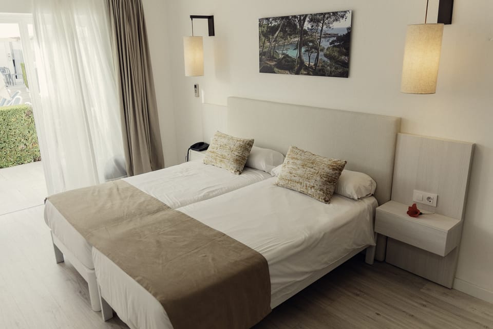 In-room safe, desk, soundproofing, free cribs/infant beds