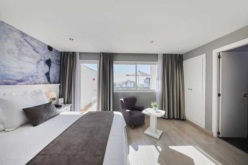 Premium bedding, minibar, in-room safe, individually decorated