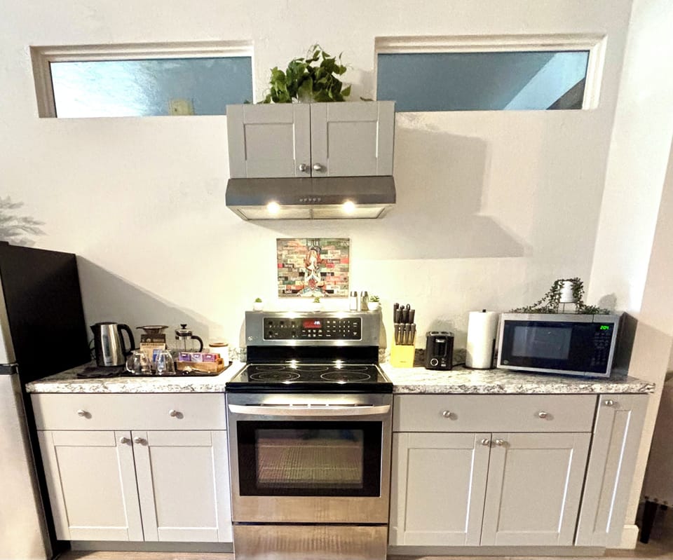 Well appointed kitchen for all your home cooked meals