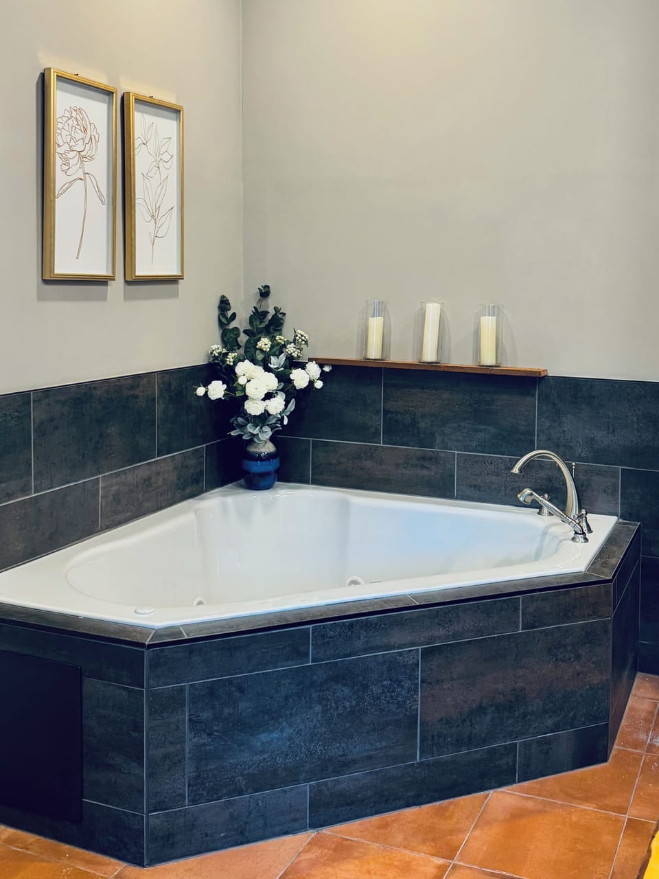 Jet tub in downstairs master