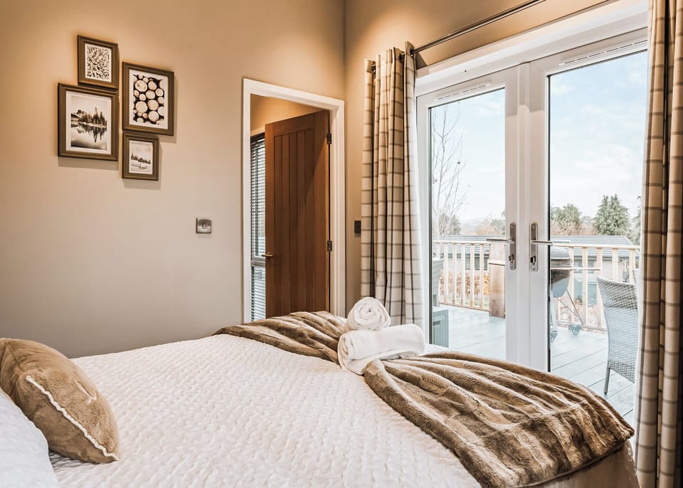 Bedroom, Bed, House