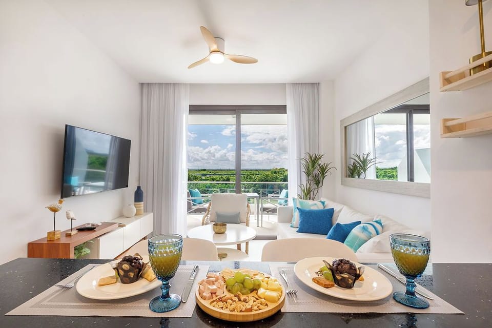 Airbn Be Views!  Pool view @ Cana Rock Star 413 (1609)