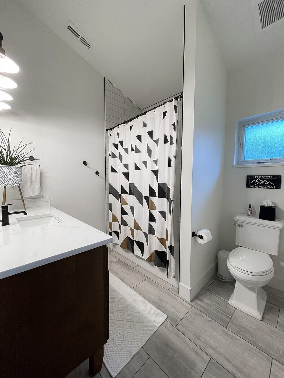 Upstairs shared bathroom