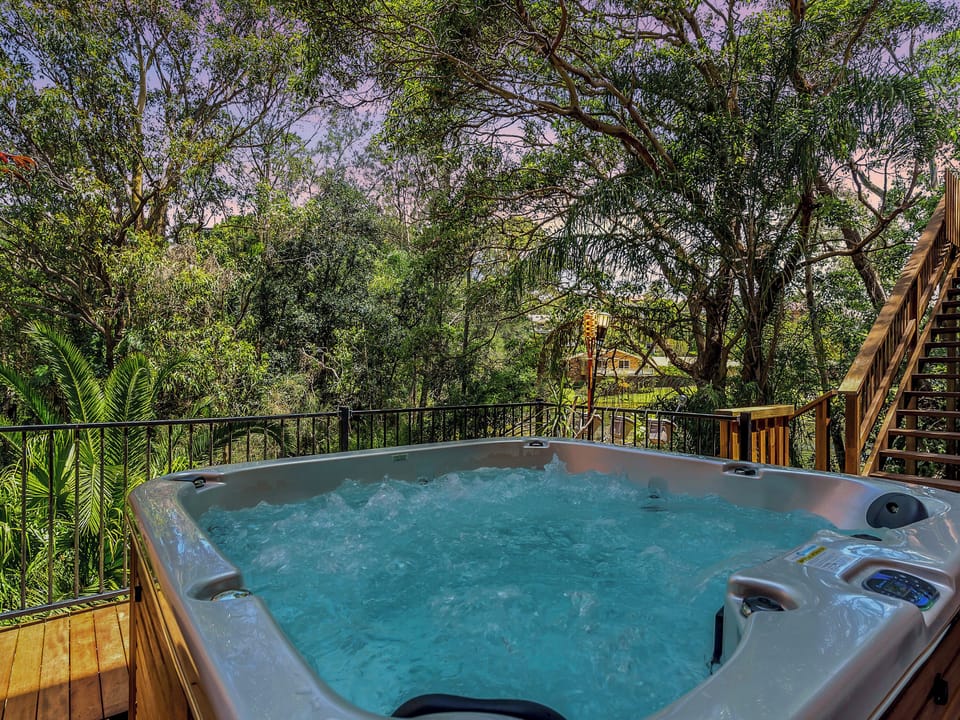 Outdoor spa tub
