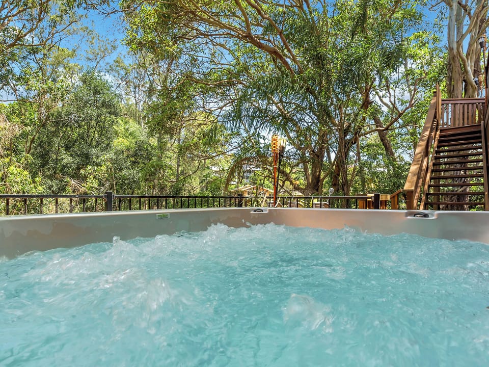 Outdoor spa tub