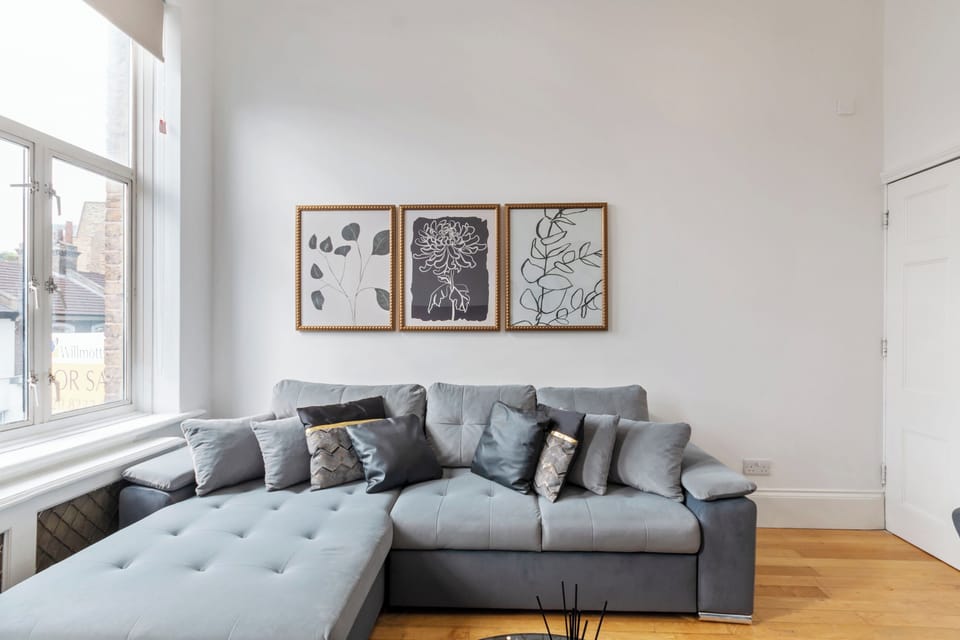 Apartment | Living area | TV