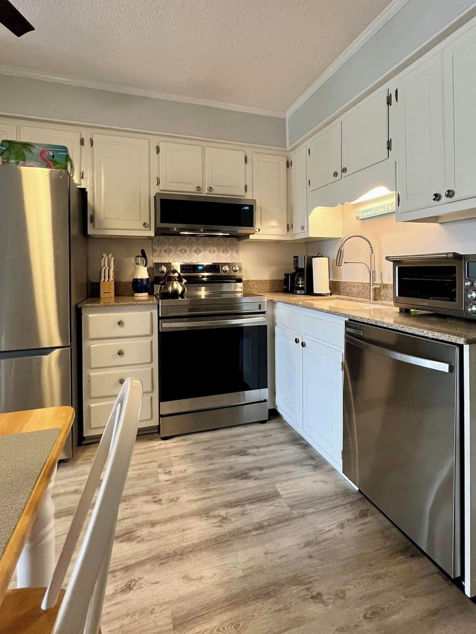Low profile microwave and toaster oven for easy snack prep