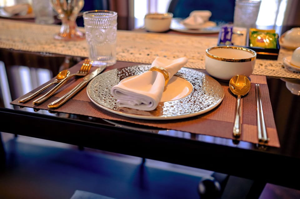 Cong Tu Suite | In-room safe, desk, blackout drapes, soundproofing