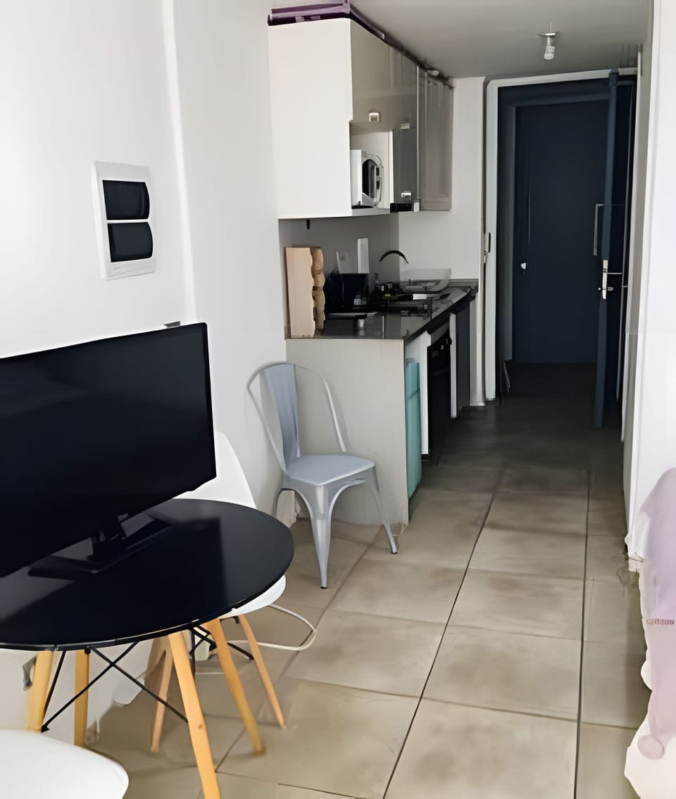 Apartment | Private kitchen | Electric kettle, toaster