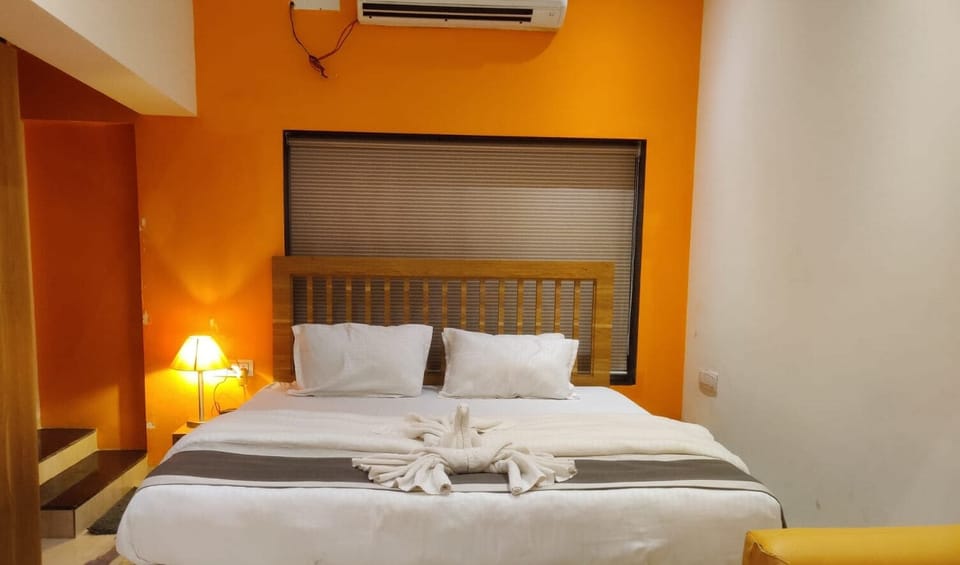 Luxury Villa, Non Smoking, Garden View | Laptop workspace, free WiFi
