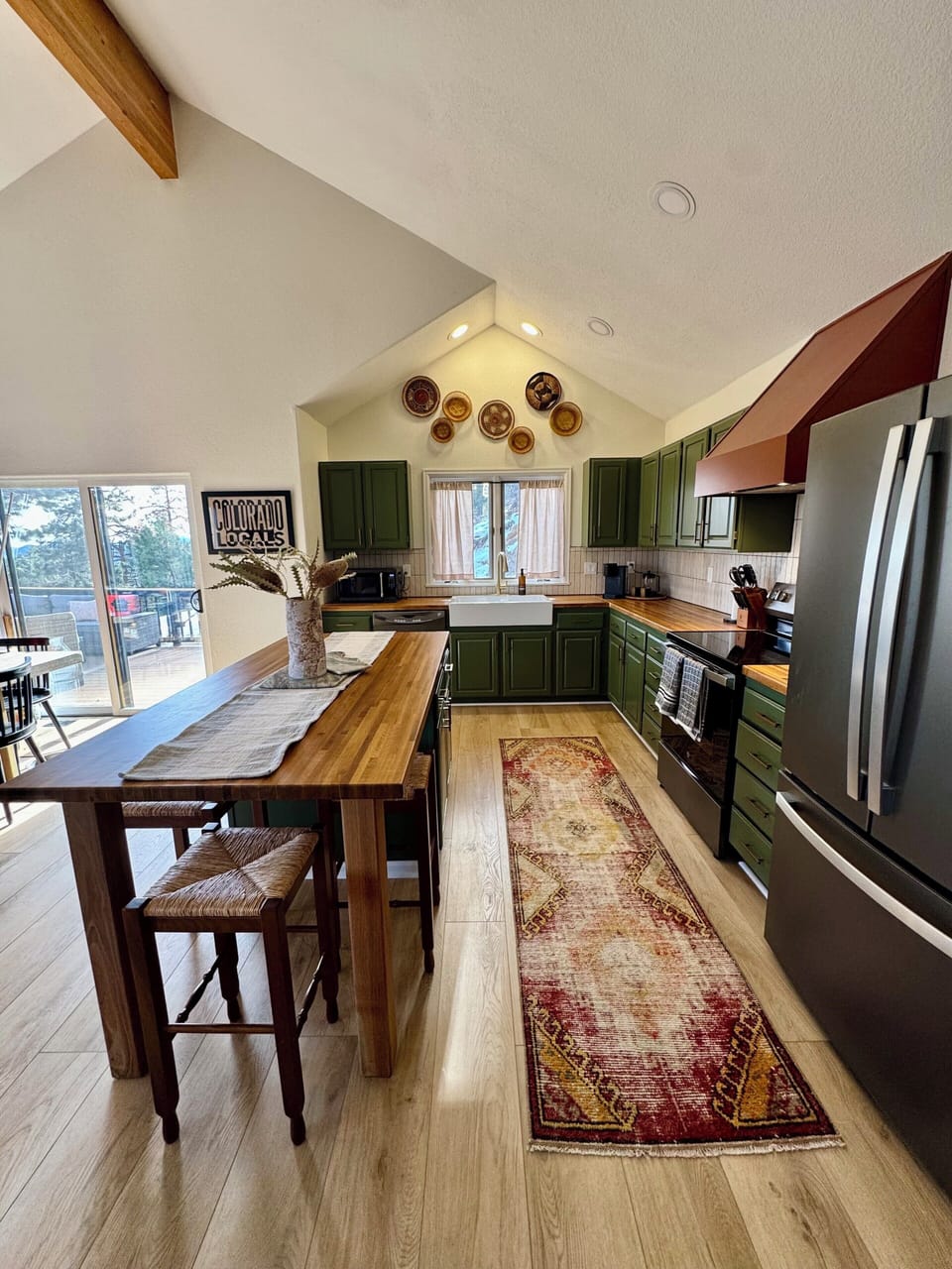 A kitchen meant for entertaining!