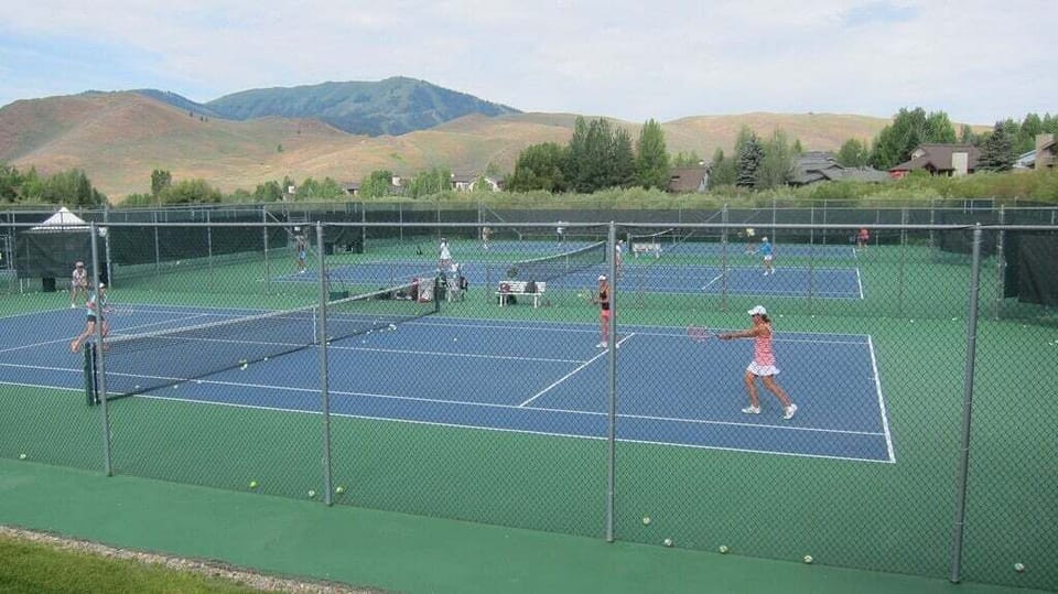 Tennis & Pickleball Courts on your doorstep!