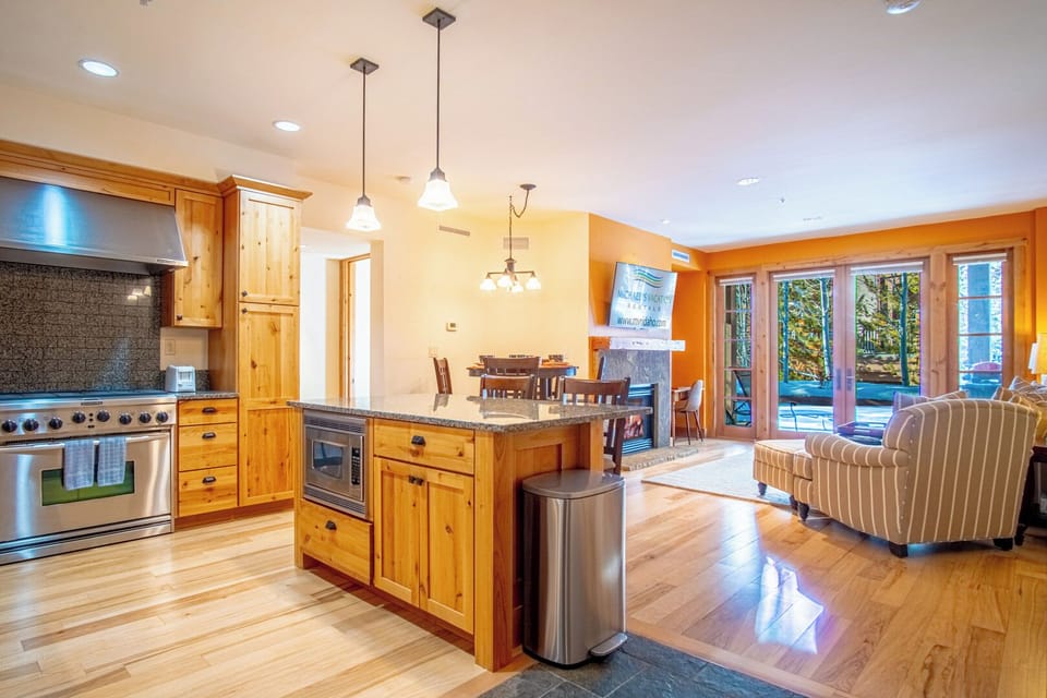 Welcome to Elkhorn Springs Sanctuary - a 2BD, 2BA condo in the heart of Elkhorn Village