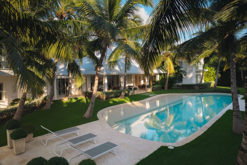 Large 8 BDR villa with staff at walking distance from private beach club (7681)