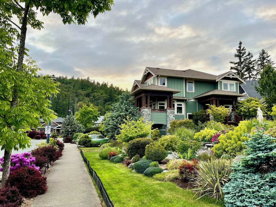 Situated within an achitectural masterpiece surrounded by extensive gardens