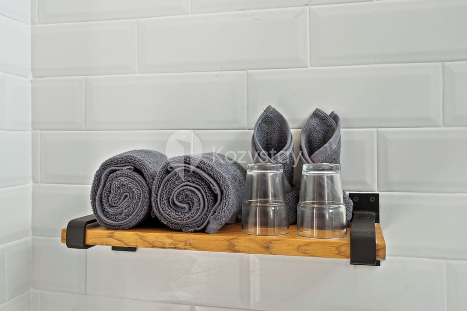 Shower, bidet, towels, soap