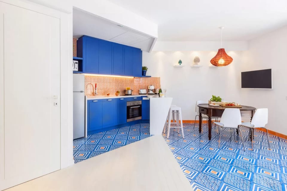 Apartment | Private kitchen | Fridge, oven, stovetop, coffee/tea maker