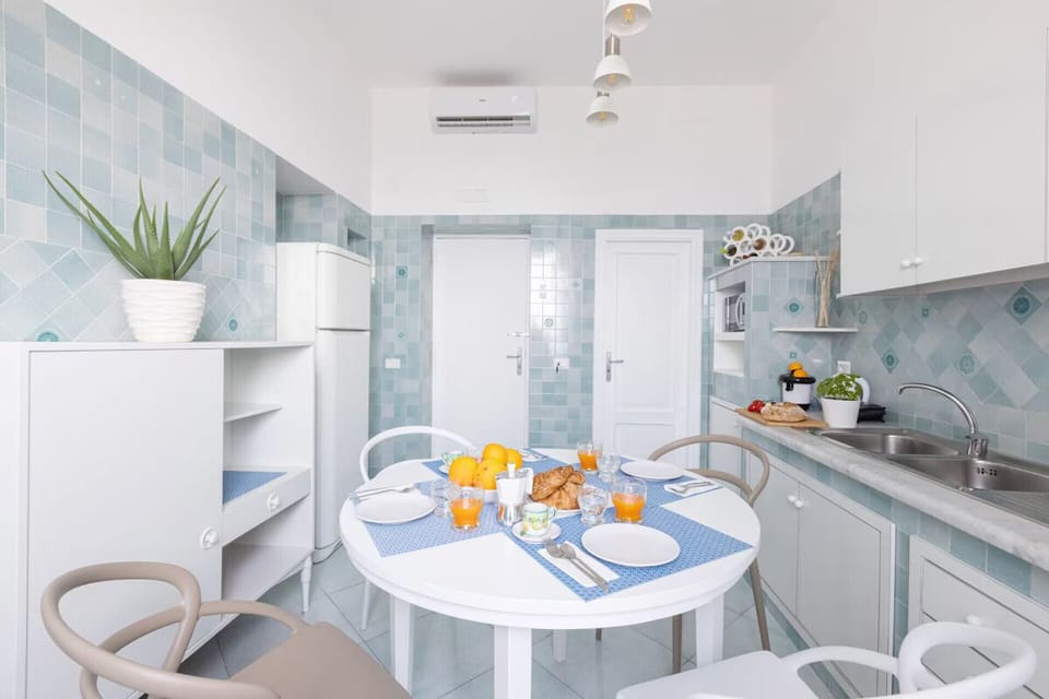 Apartment | Dining room