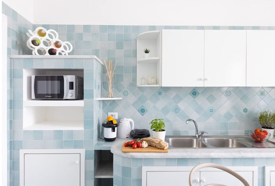 Apartment | Private kitchen | Fridge, oven, stovetop, coffee/tea maker