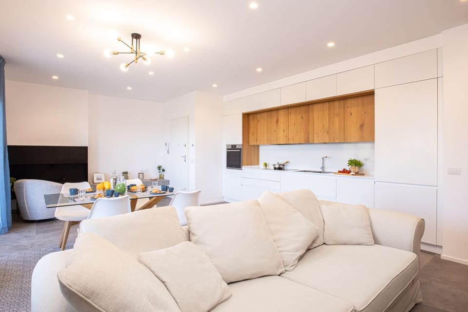 Apartment | Living area | Flat-screen TV