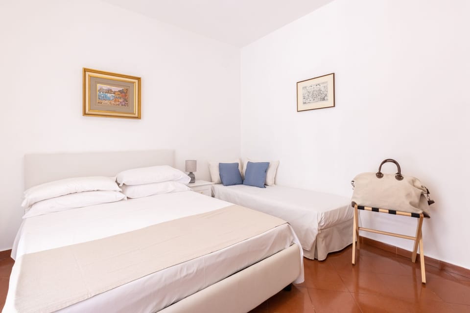 Apartment | 3 bedrooms, desk, blackout drapes, soundproofing