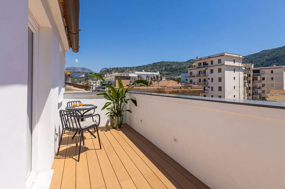 Room | Balcony view