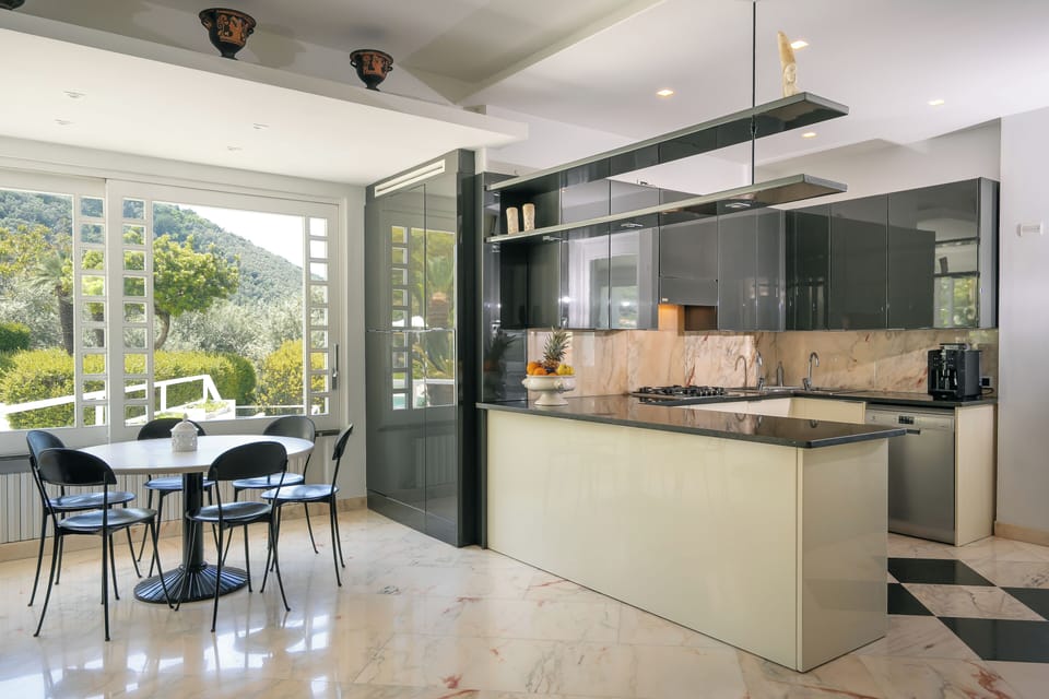 Luxury Villa | Private kitchen | Full-size fridge, oven, stovetop, dishwasher