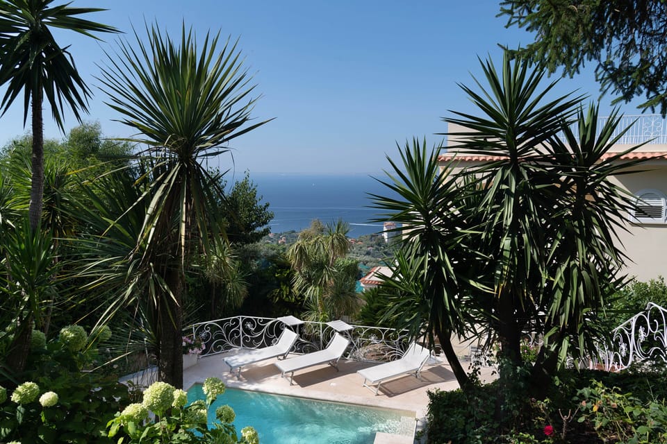 Seasonal outdoor pool, sun loungers