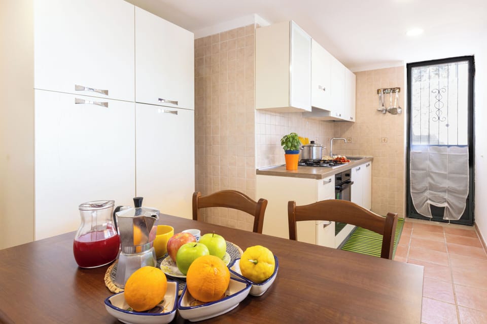 Villa | In-room dining
