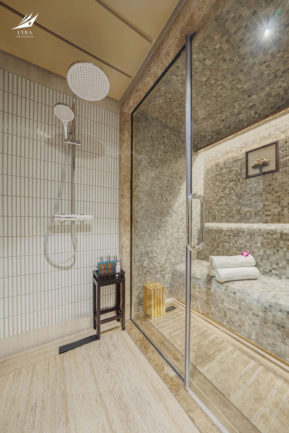 Owner Suite | Premium bedding, minibar, desk, bed sheets