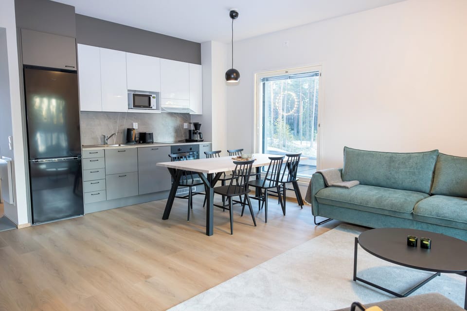 Superior Apartment, 2 Bedrooms, Balcony, Partial Lake View | Private kitchen | Coffee/tea maker, electric kettle, toaster