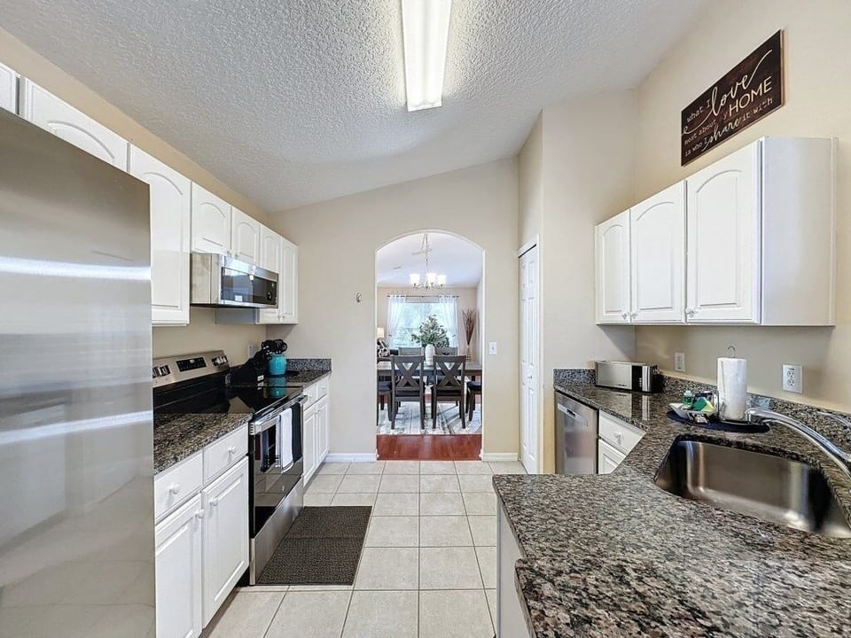 Villa, 4 Bedrooms | Private kitchen