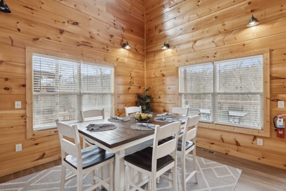Cabin, 2 Bedrooms | Dining