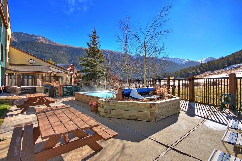 Condo, 1 Bedroom | Outdoor dining